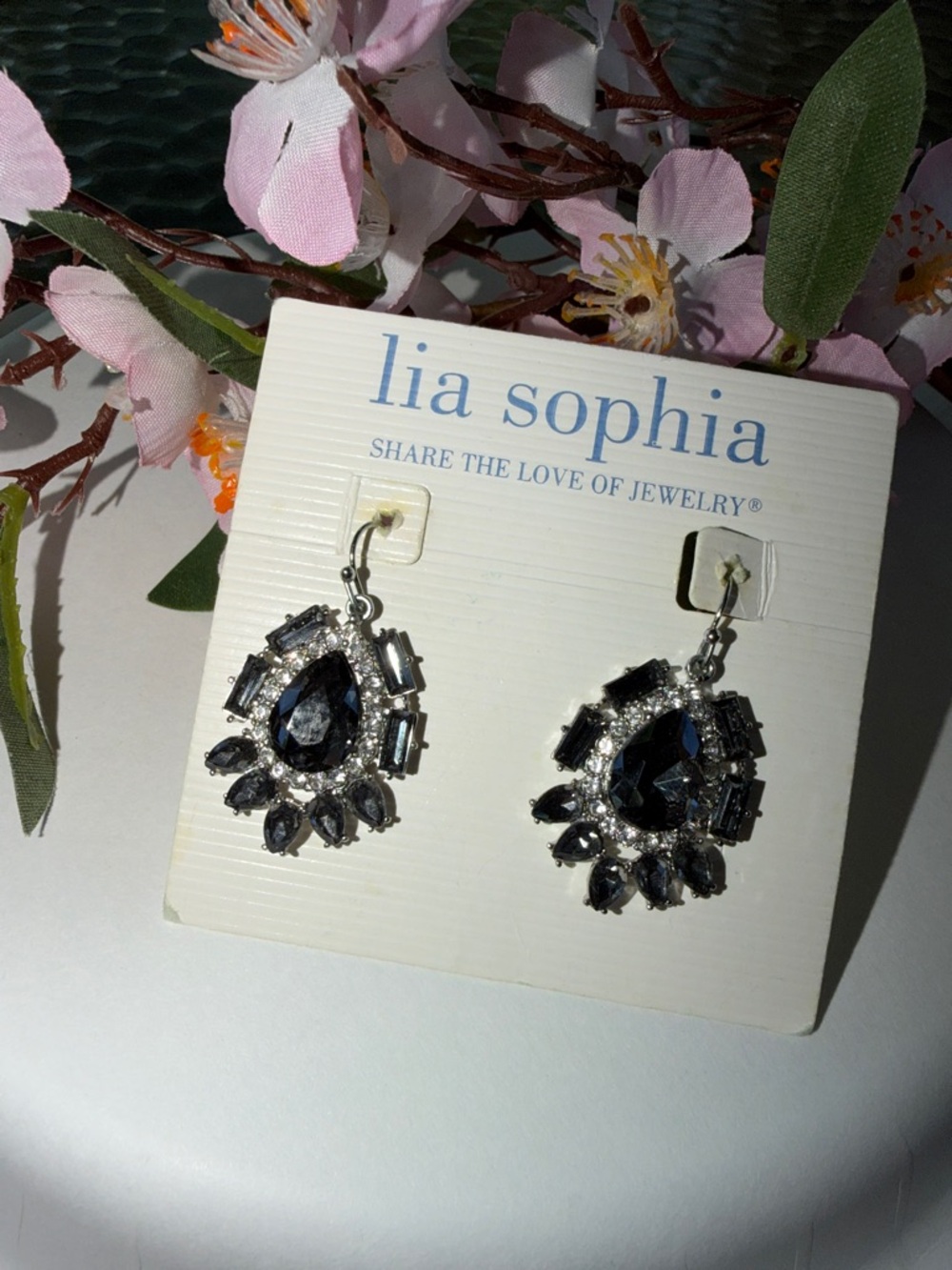 🐼 Lia Sophia Dark Gray Teardrop Crystal Statement Earrings